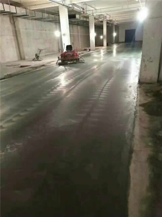 佛山金刚砂耐磨地坪