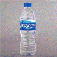 矿泉水 
