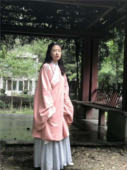 成都服装培训学校学员作品汉服系列交领长袄 