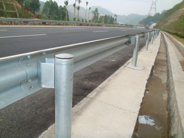 重庆公路防撞栏加工