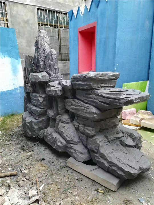东莞玻璃钢景观雕塑哪家好 