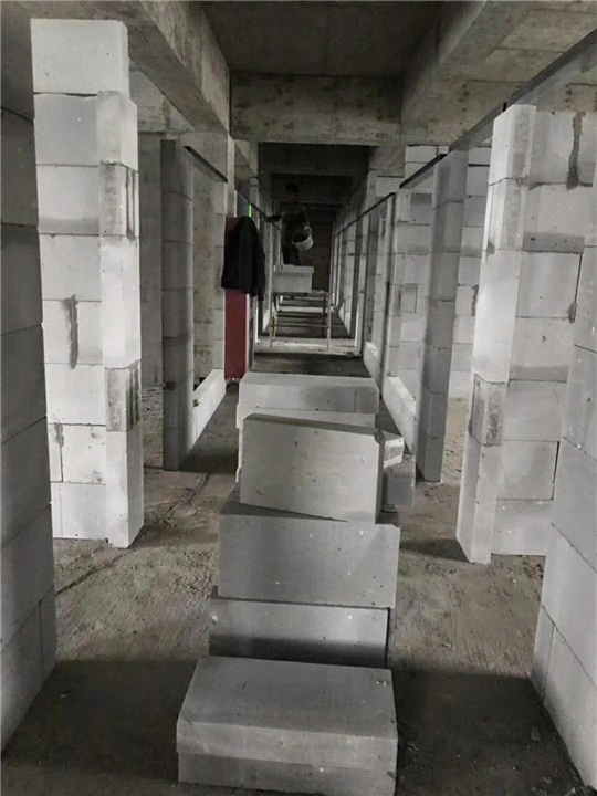 石狮轻质砖标准砖和轻质砖的主要差别在哪里
