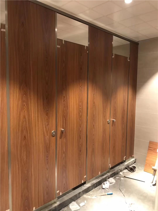广州卫生间隔断门尺寸多少合适