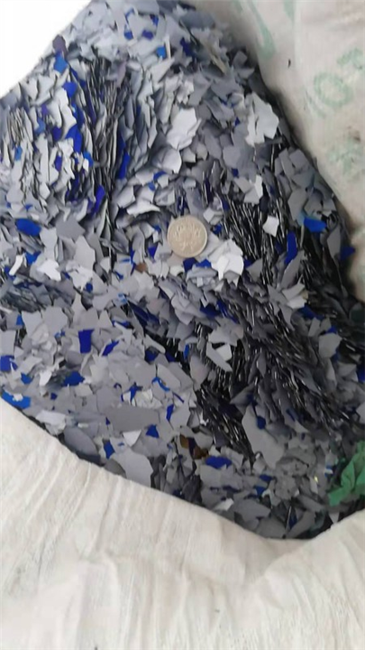 碎蓝膜片 