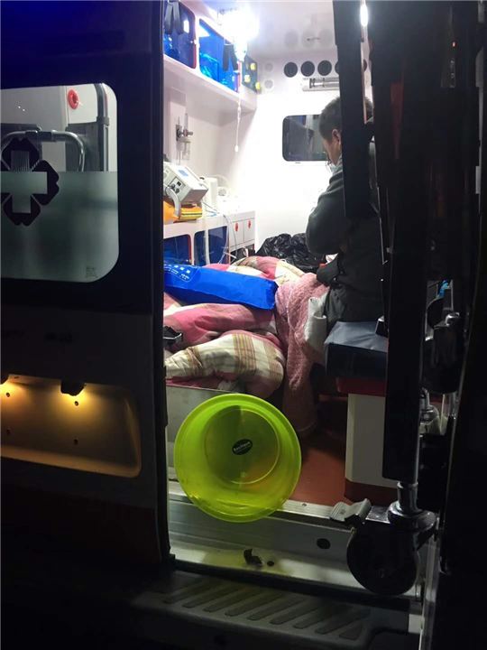 海口医院救护车，海口急救车出租，海口120急救车出租