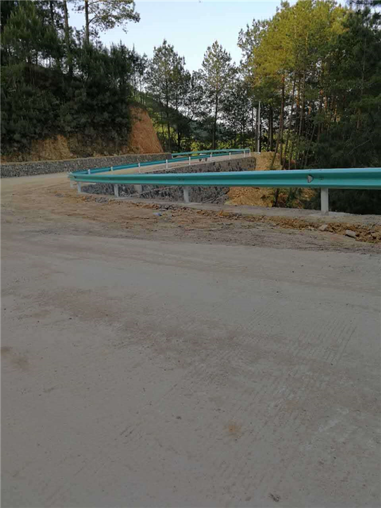 西藏波形护栏