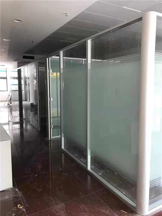 选择不锈钢隔断