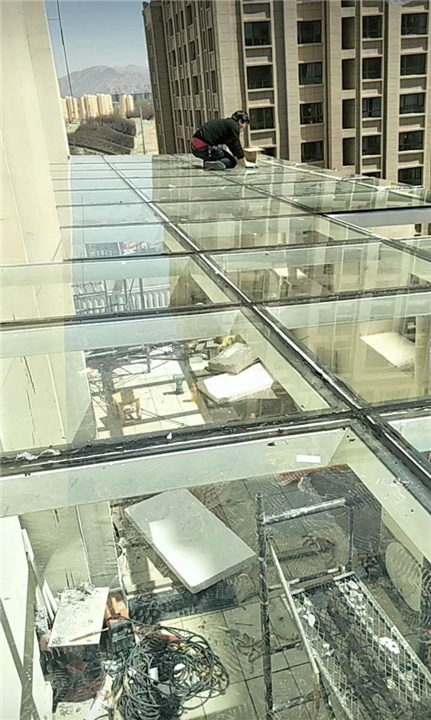 玻璃雨棚