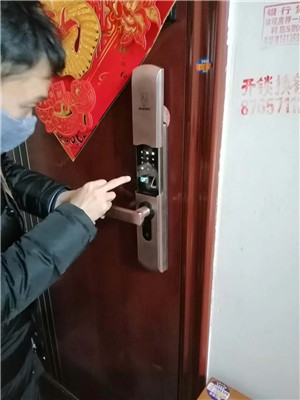 滨江镇泰兴上门安装指纹锁 