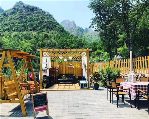 河北防腐木花架1