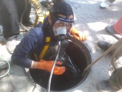 谢岗清理化油池 