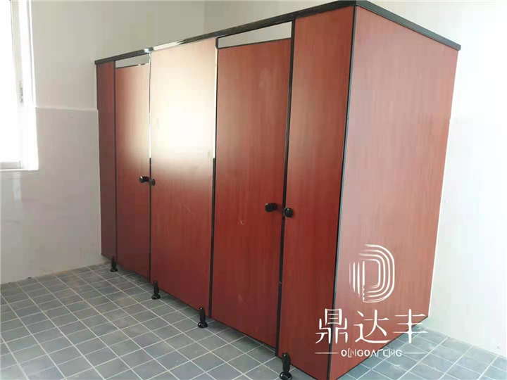 卫生间隔断6