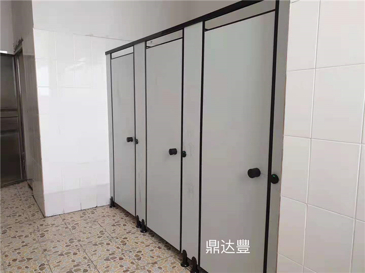 卫生间隔断1