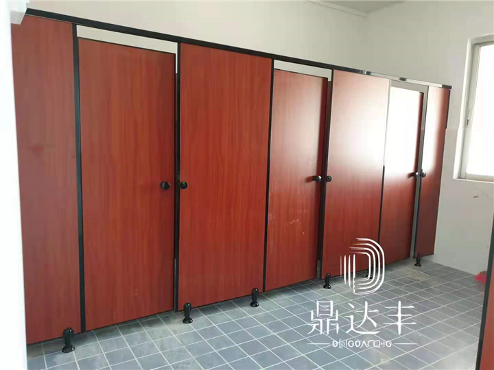 卫生间隔断4