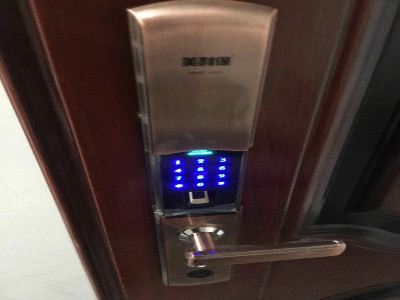 开锁公司师傅提醒一字形锁**不安全