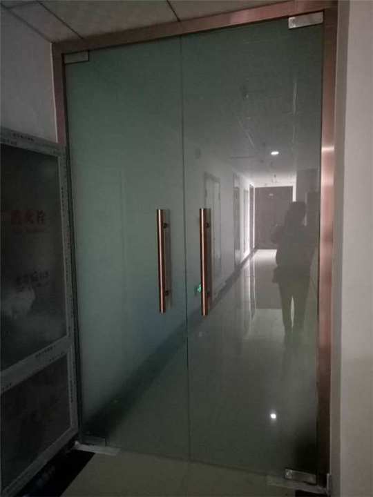 唐山玻璃门安装