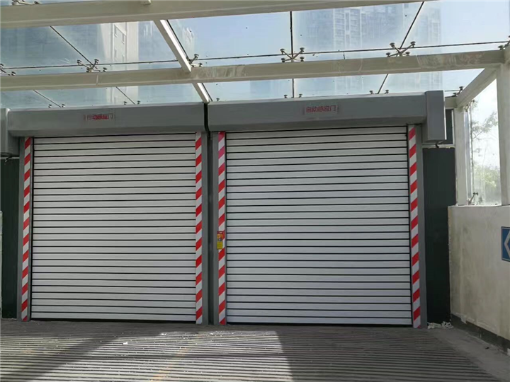 新疆车库门 