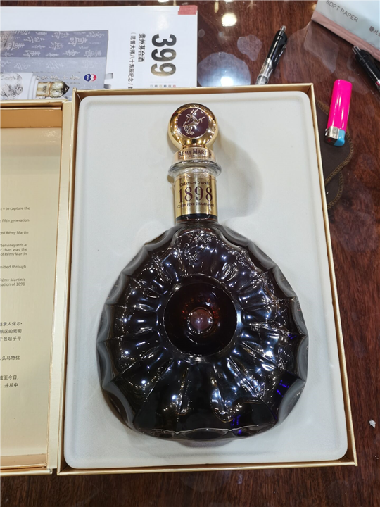 荔湾长期回收各类中高档洋酒公司,高价回收洋酒店