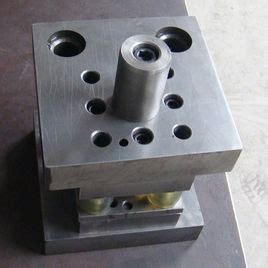任丘市新辉模具厂 