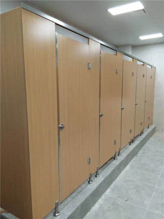 常州厕所隔断应该怎样保养
