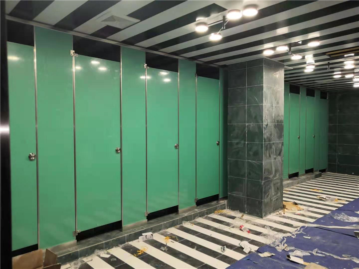 使用常州卫生间隔断可提供不同功能