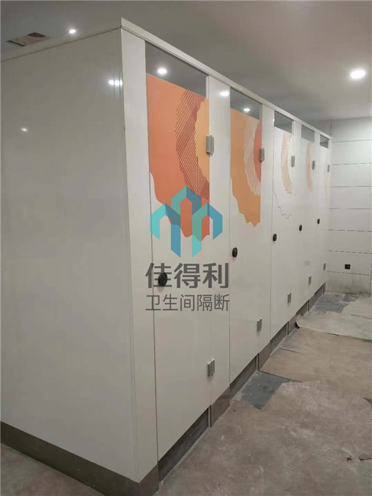 蚌埠公共卫生间隔断采购不可一味追求低价