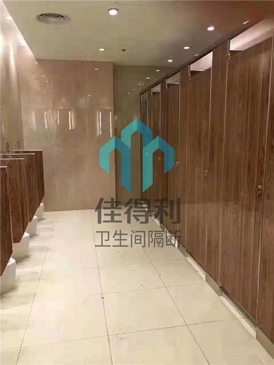 蚌埠公共卫生间隔断采购不可一味追求低价