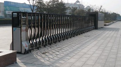 河南伸缩门