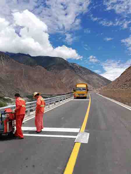 拉萨道路划线