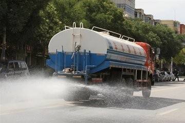 重庆洒水车出租价格