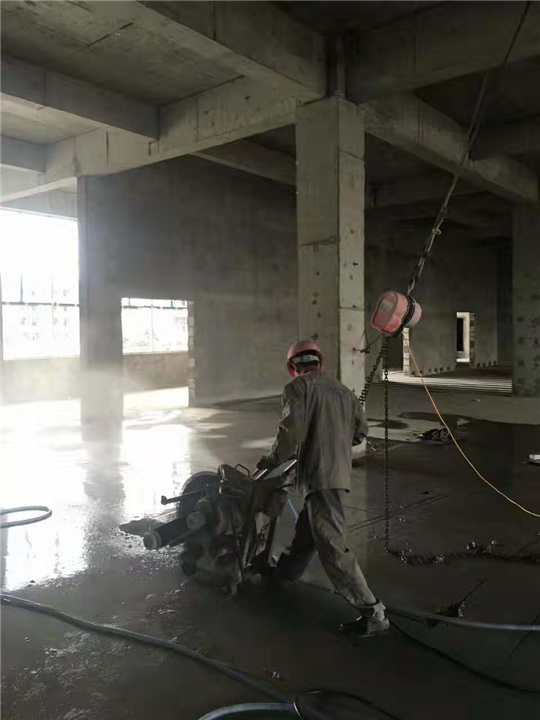 马路机锯片切割