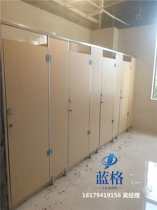 工厂及学校如何选择杭州卫生间隔断产品 