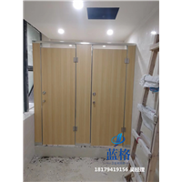 杭州公共卫生间隔断门怎么选择