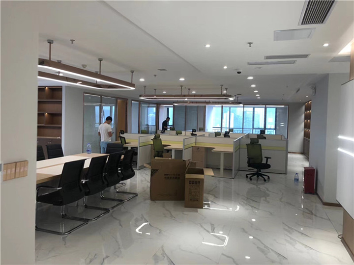 深圳办公室玻璃隔断装修可以精致一点