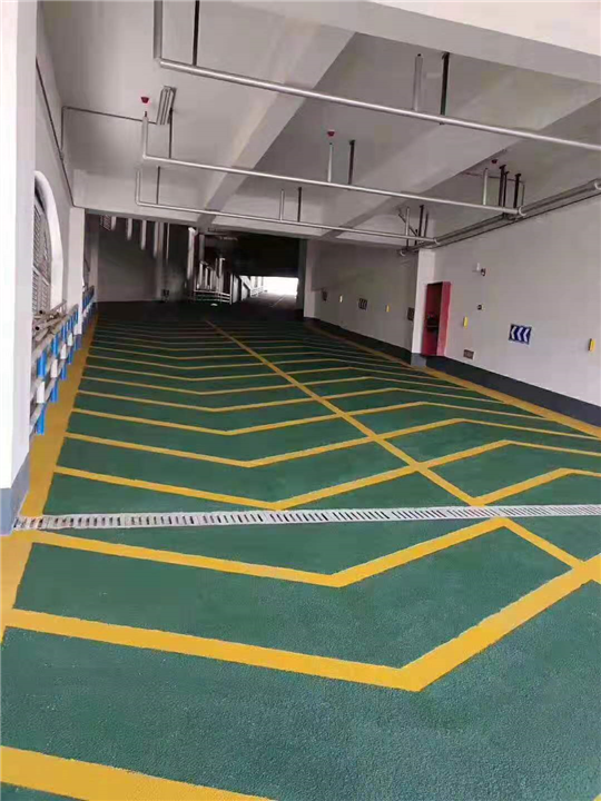 广州琶洲南丰汇停车场地坪 