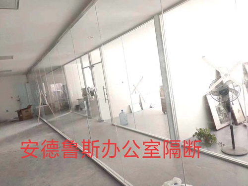 新疆玻璃隔断 
