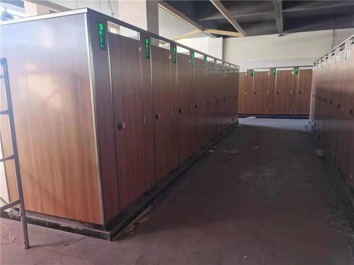卫生间隔断厂家的产品更加美观