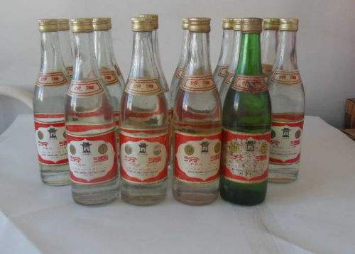 云南红河个旧回收茅台酒 