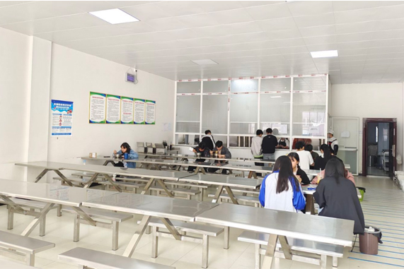 贵阳中专学校学费一般要多少 