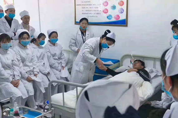 贵阳中职护理专业 