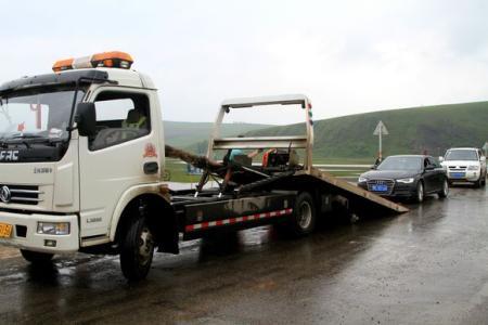 上城区通速道路救援公司提供拖车服务 