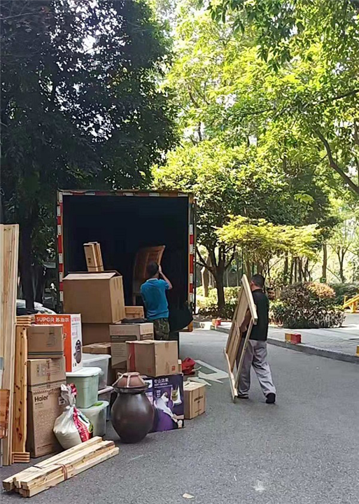 汝南搬家场景