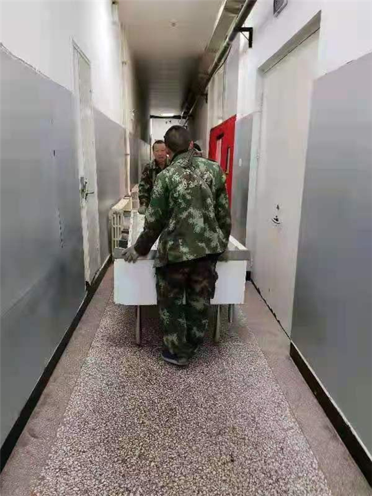 兄弟搬家场景一二