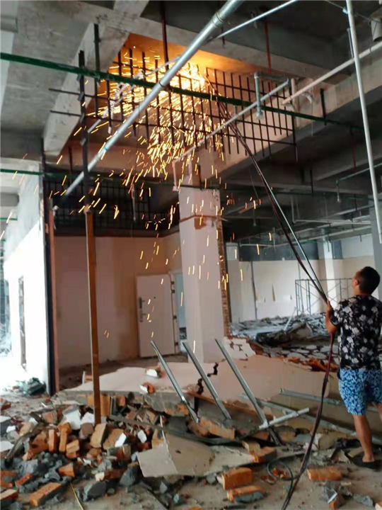 台州砸墙