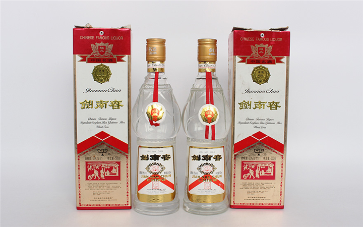 重庆江北区长期回收烟酒 重庆江北区烟酒回收店铺