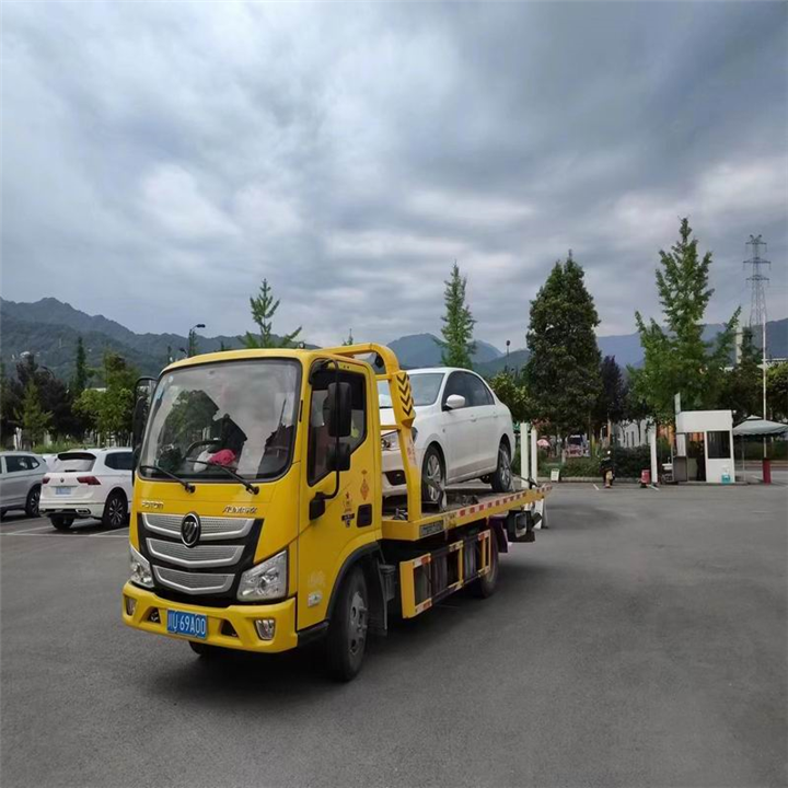 【九寨沟汽车维修救援公司】高速路驾驶避免哪些危险行为