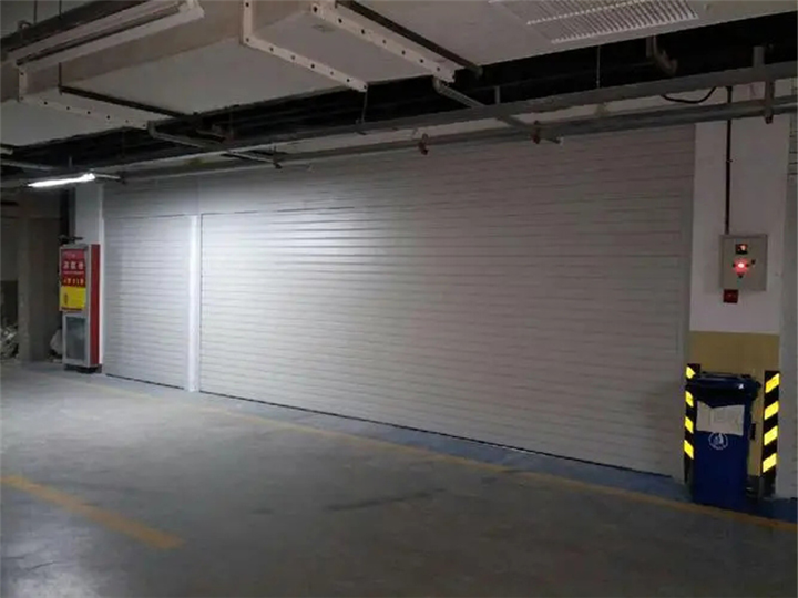 车库卷帘门一般多少钱？