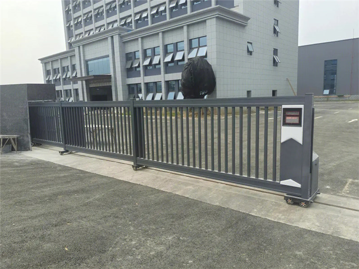辽宁伸缩门