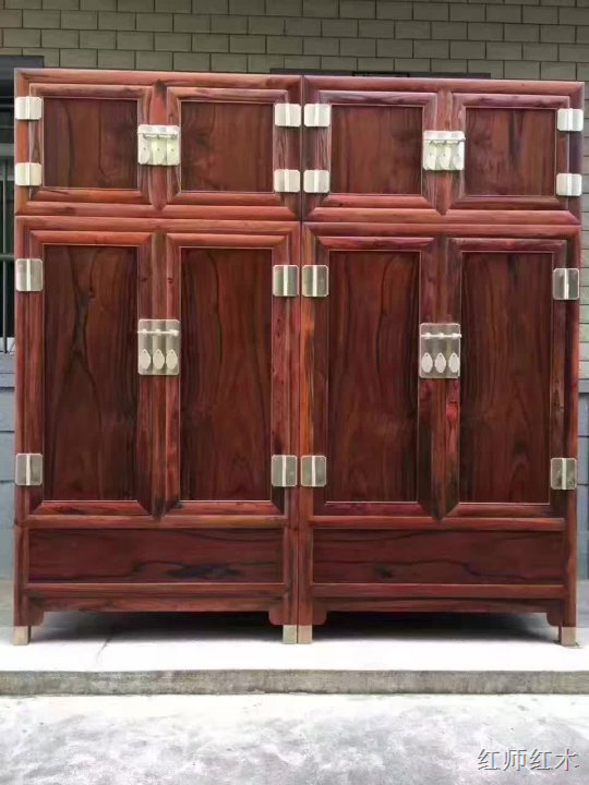 明式白铜顶箱柜（材质：老挝酸枝、赞比亚紫檀） 