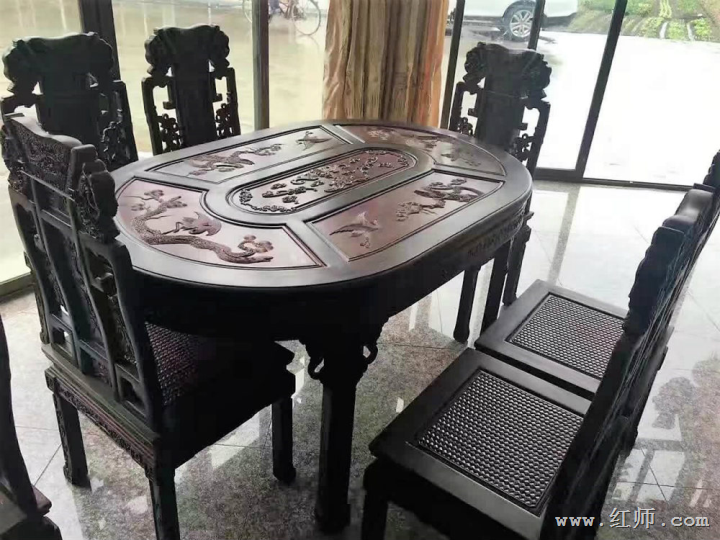 丝翎檀雕椭圆餐桌（材质：赞比亚紫檀） 